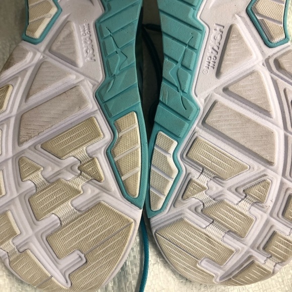 Hoka one one running shoes Size 6.5 MISSING INSOLES - Picture 4 of 9